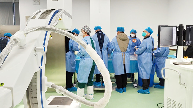 UBE腰椎管減壓術(shù)和椎間融合術(shù)實(shí)操訓(xùn)練營，普愛C形臂全程護(hù)航