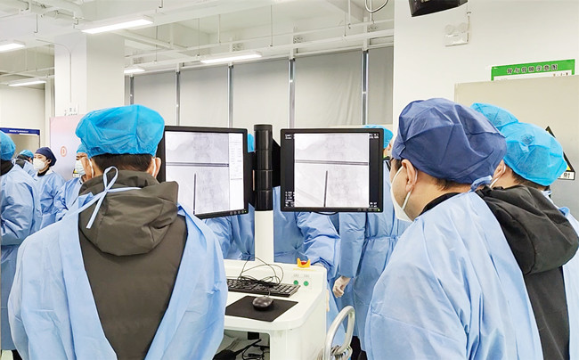 UBE腰椎管減壓術(shù)和椎間融合術(shù)實(shí)操訓(xùn)練營，普愛C形臂全程護(hù)航