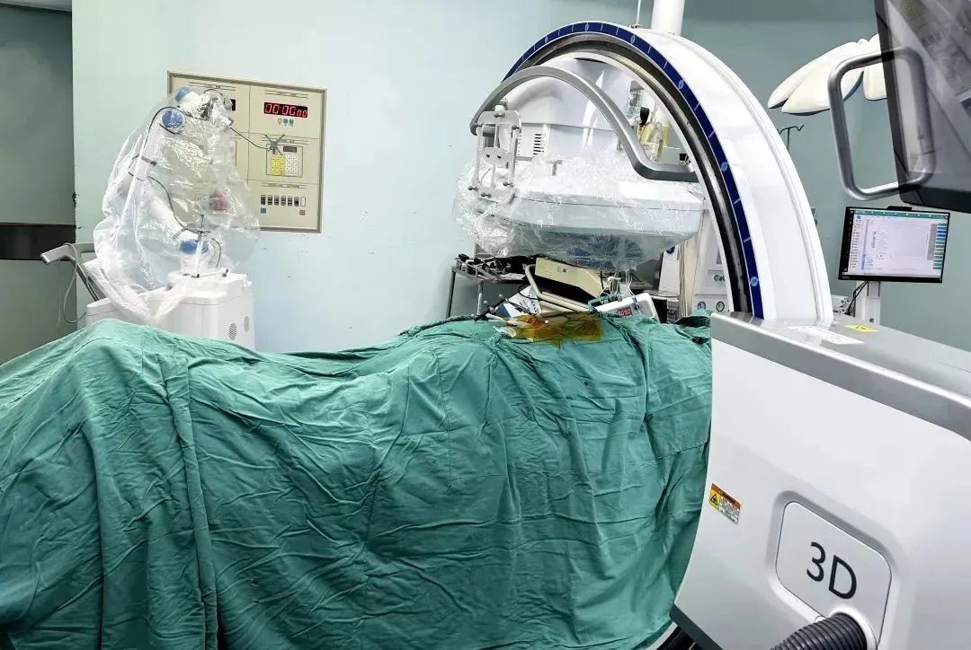 C臂機保護套在術中的使用